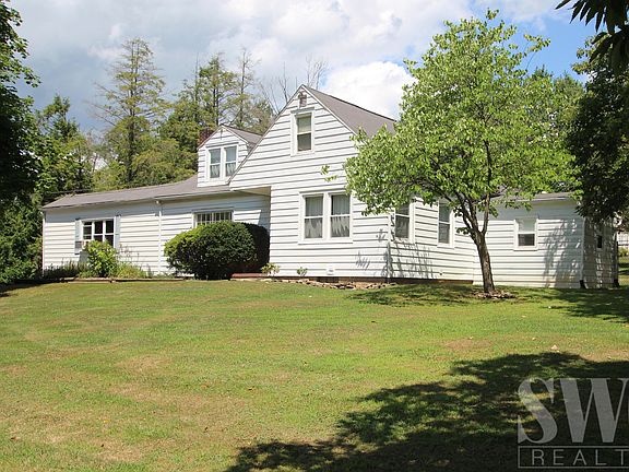 2nd image of 2875 Four Mile Dr