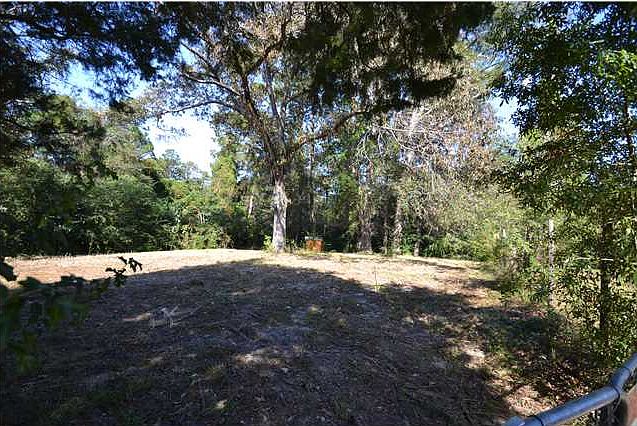 2nd image of 120 Dykes Rd S