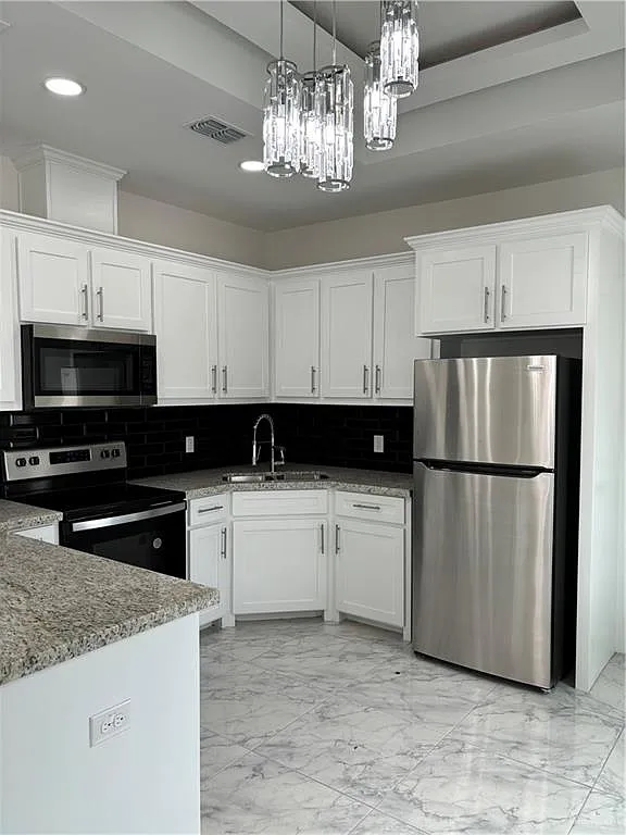 2 bed, 2.0 bath, 990 sqft, $1,099 — Photo 3