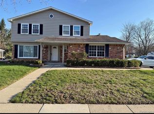 41757 Cherry Hill Rd, Novi, MI 48375