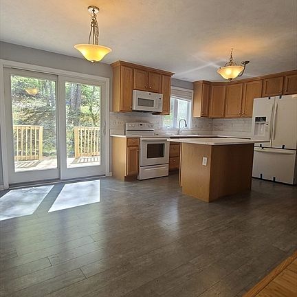 3rd image of 56 Cote Rd