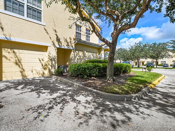 3rd image of 136 SW Peacock Blvd APT 19-101