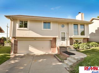 15211 Robin Dr, Omaha, NE 68138