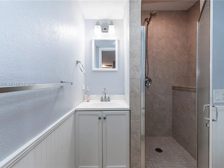 681 S Hollybrook Dr #305 — Photo 16