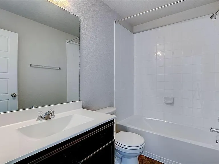 10502 Fulton Ave — Photo 15
