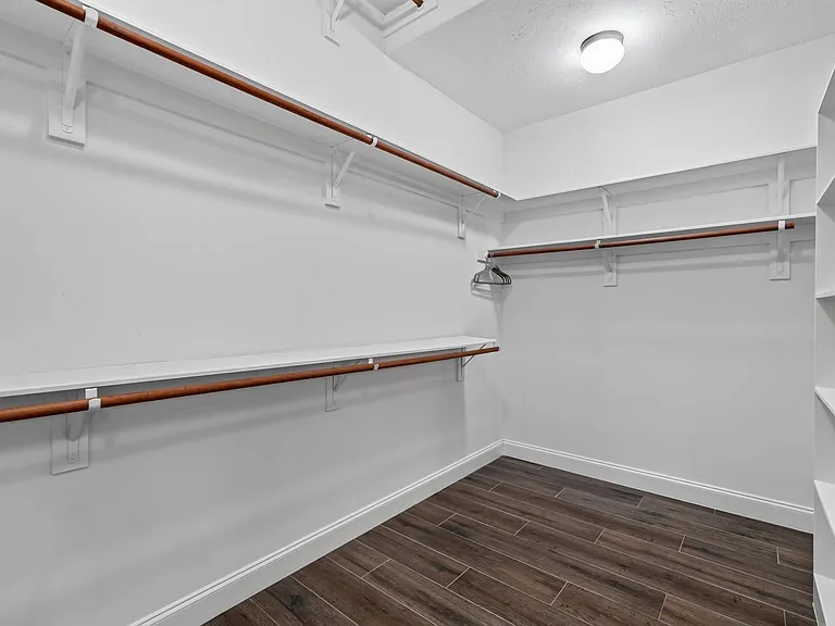 110 S Veilwood Cir — Photo 28