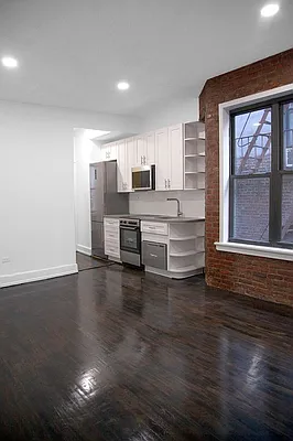 Rented by Dynamik Realty | media 11