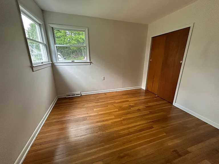 222 Sunnyside Ave — Photo 10