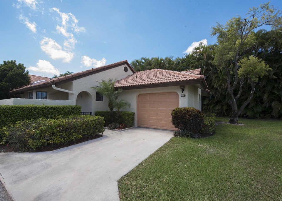 1st image of 5957 Parkwalk Dr #916