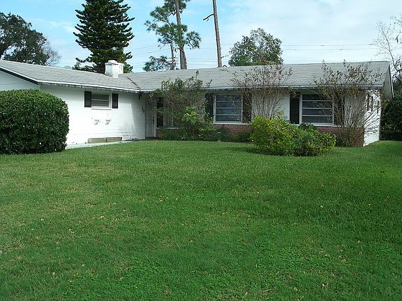 5th image of 1305 Golfview Dr
