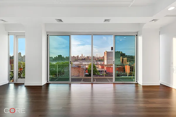 Rented by CORE | media 10