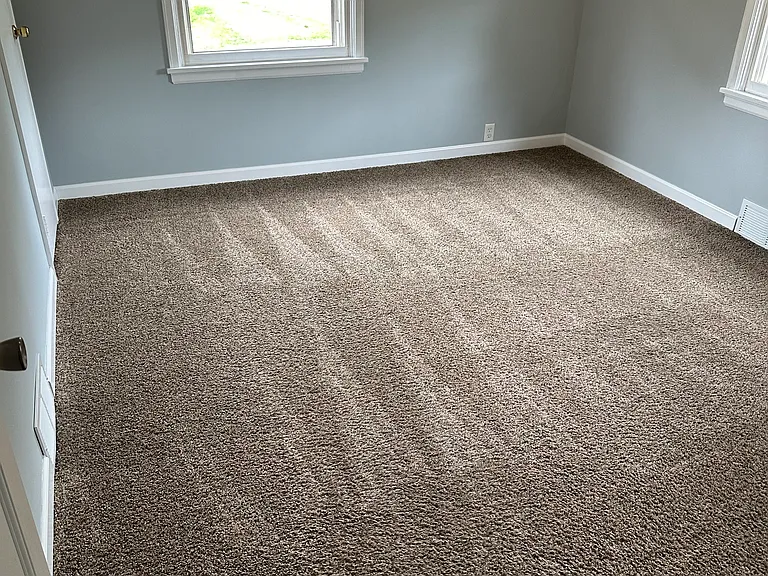 3233 Lincolnway E — Photo 2
