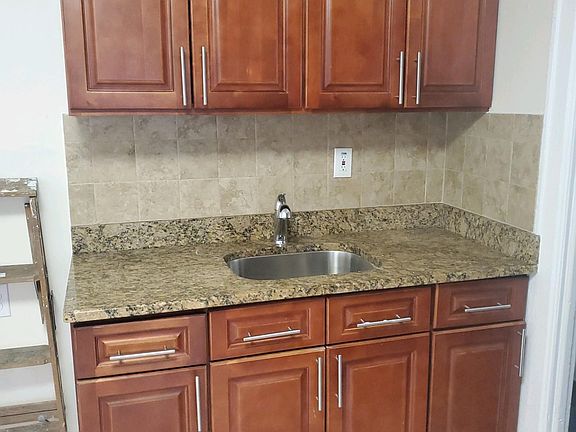 3rd image of 128-08 Inwood St #2