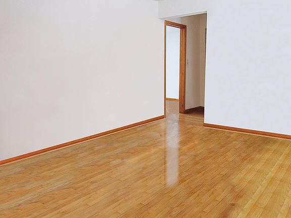 4th image of 3806 Ruby St APT 1W