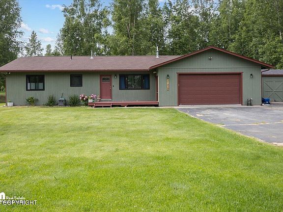 3rd image of 21428 Baron Dr