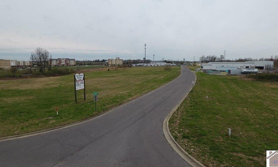 1st image of 5 Heartland Dr #5
