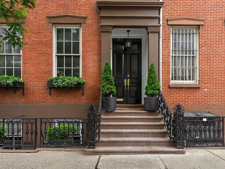 1st image of 154 Waverly Pl