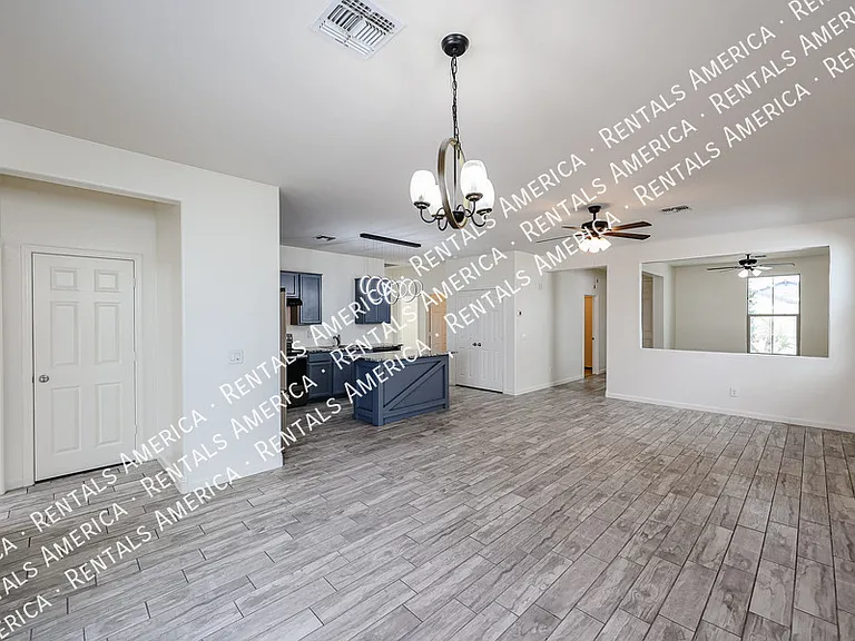 9820 W Sanna St — Photo 10
