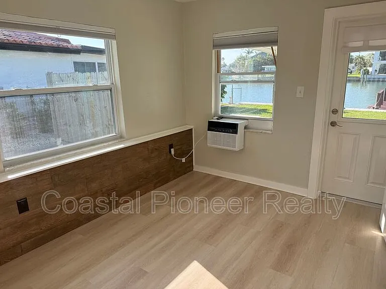 185 175th Terrace Dr E — Photo 10