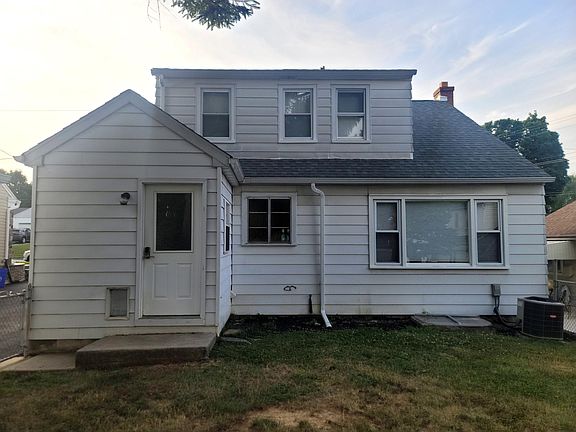 Lots of windows in the back catch the morning sun.