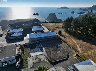 1250 Moore St, Brookings, OR 97415