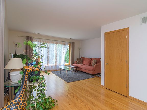 5th image of 5200 W Carmen Ave #2