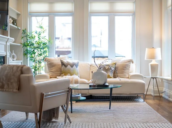 721 Markham St, Toronto, ON M6G 2M2