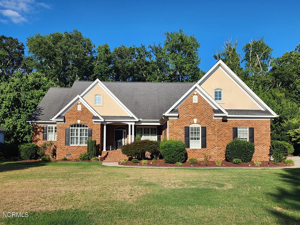 1st image of 321 Golf View Dr