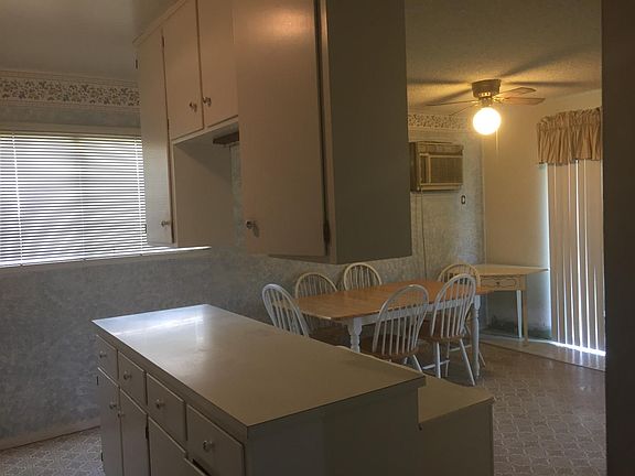 5th image of 1205 Meadow Ln