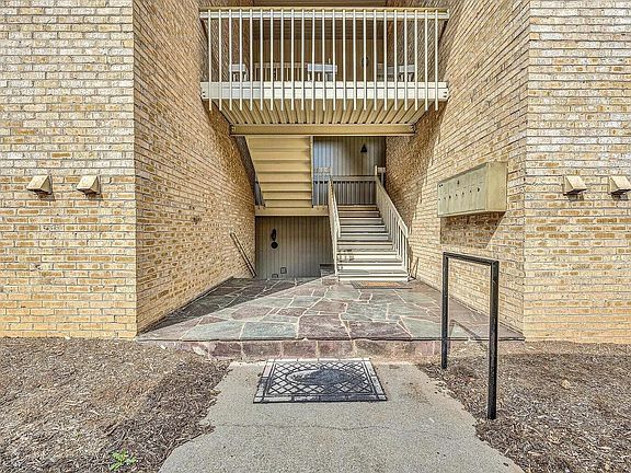 3rd image of 5260 Crossbow Cir Unit 15C