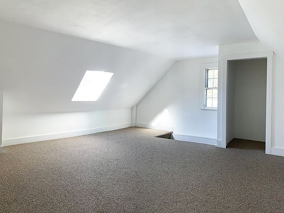 5th image of 16 Oak St
