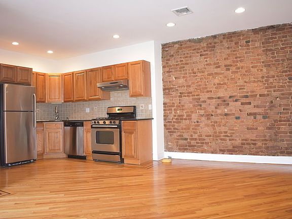 2nd image of 71 Lafayette Ave #2B