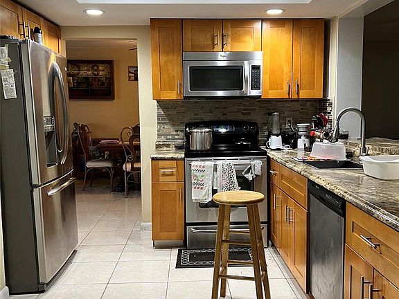 5th image of 2771 NW 38th Terrace