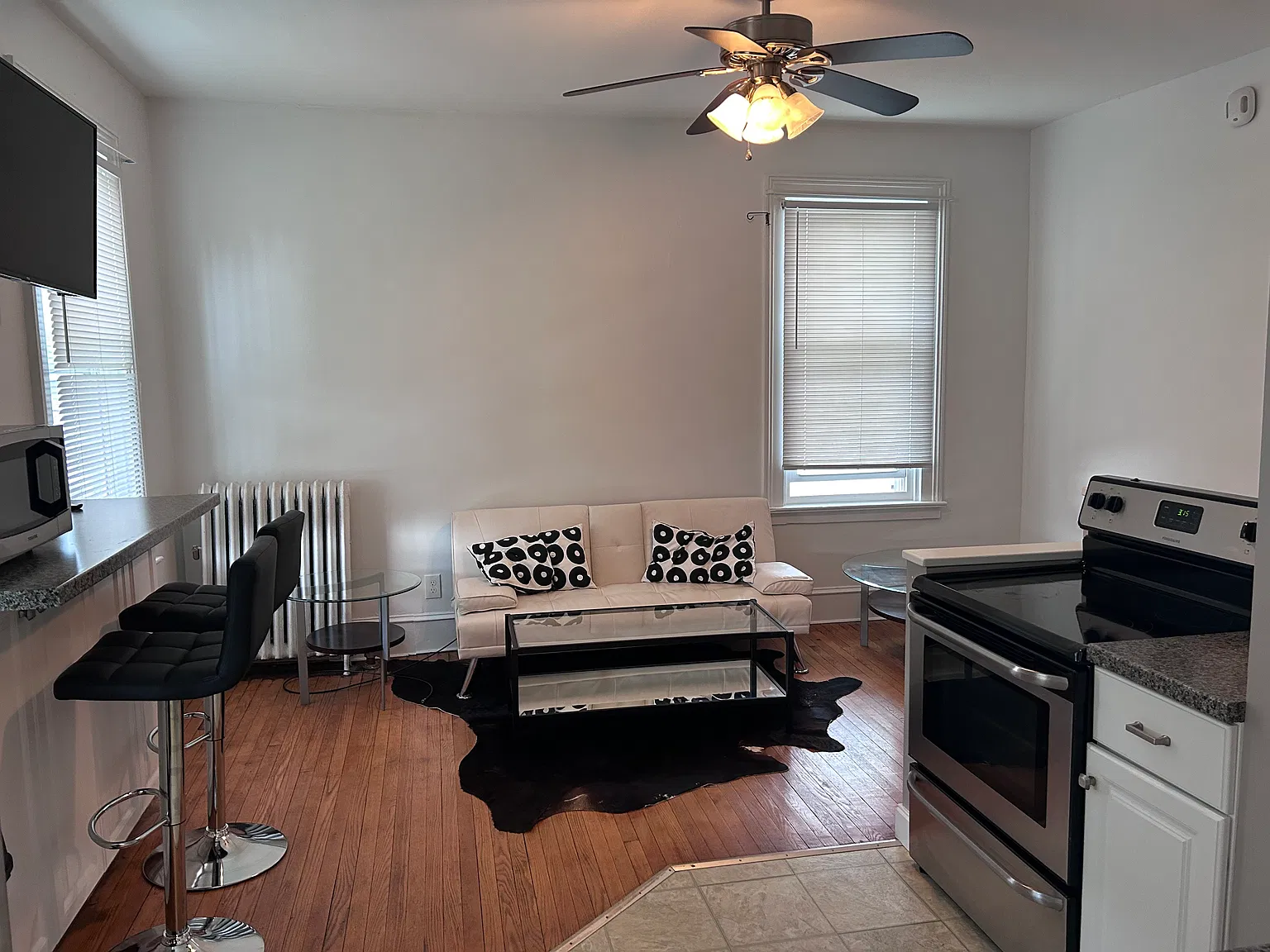 21 E Montgomery St — Photo 3