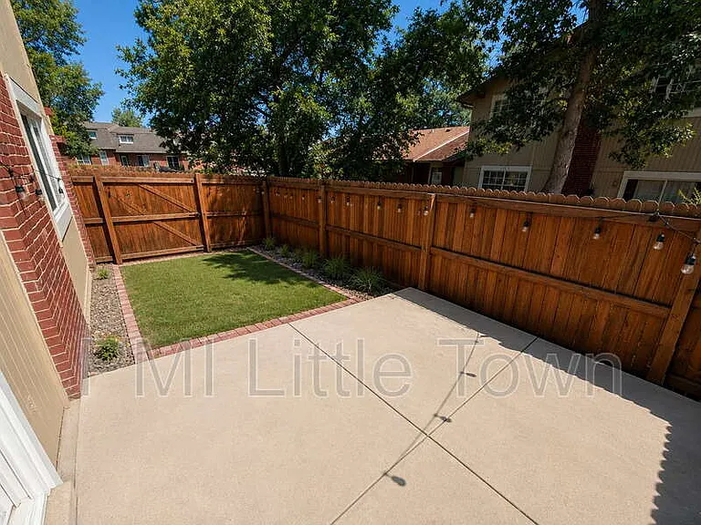 7482 W Roxbury Pl — Photo 17