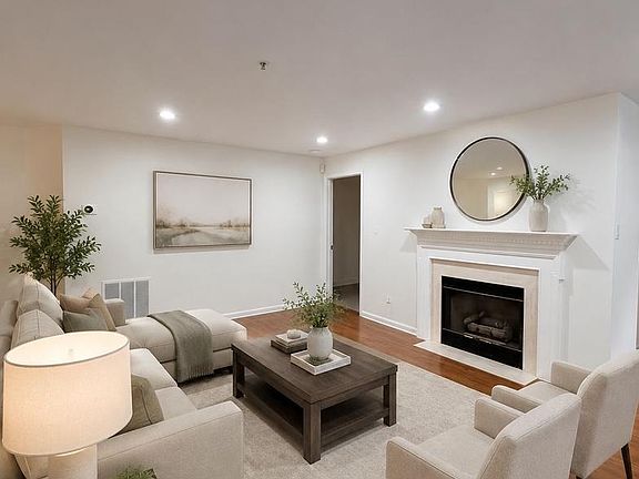 4th image of 111 Timberbrook Ln APT 104