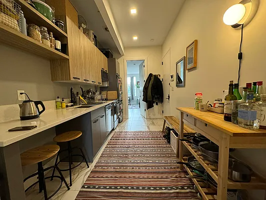 Rented by Rumah Realty Inc | media 12