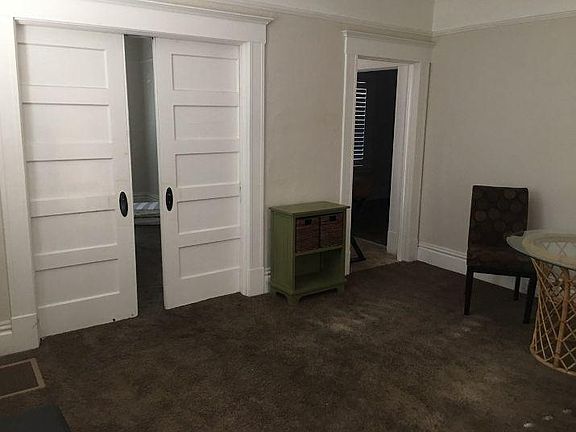 3rd image of 303 W Poplar St