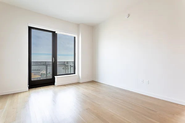 Rented by Bond New York | media 73