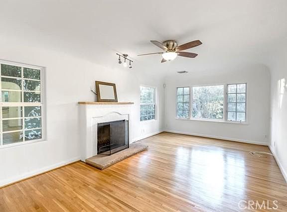 4th image of 4246 Greenbush Ave