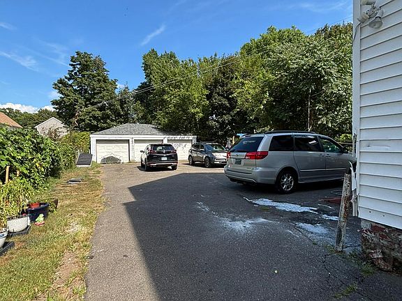 4th image of 85 Morris St #3