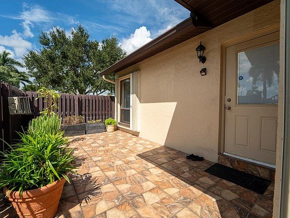 4th image of 630 Sea Pine Way #A