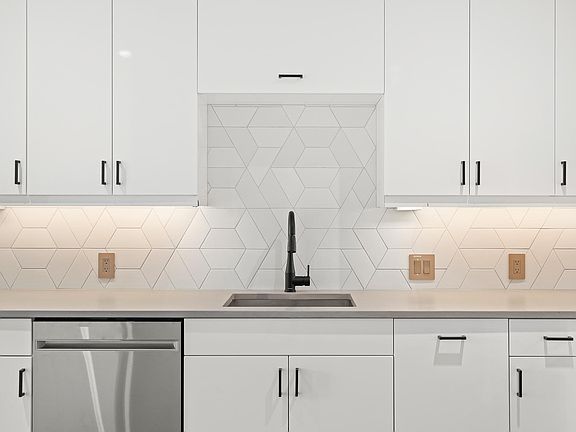 4th image of 54 Auburn St #307
