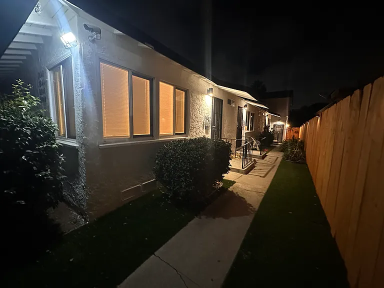 2844 Fairmount Ave — Photo 3