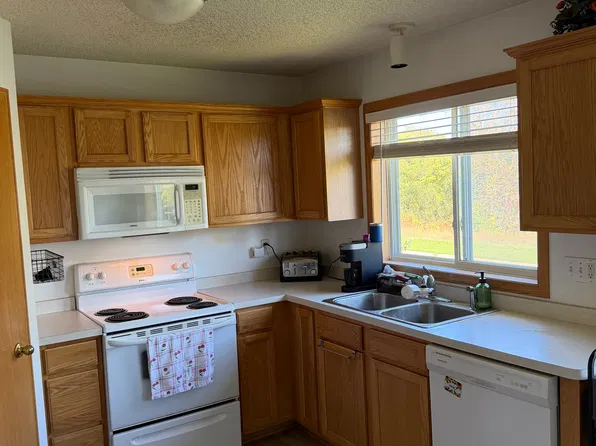 1364 Willow Trl, Farmington, MN 55024