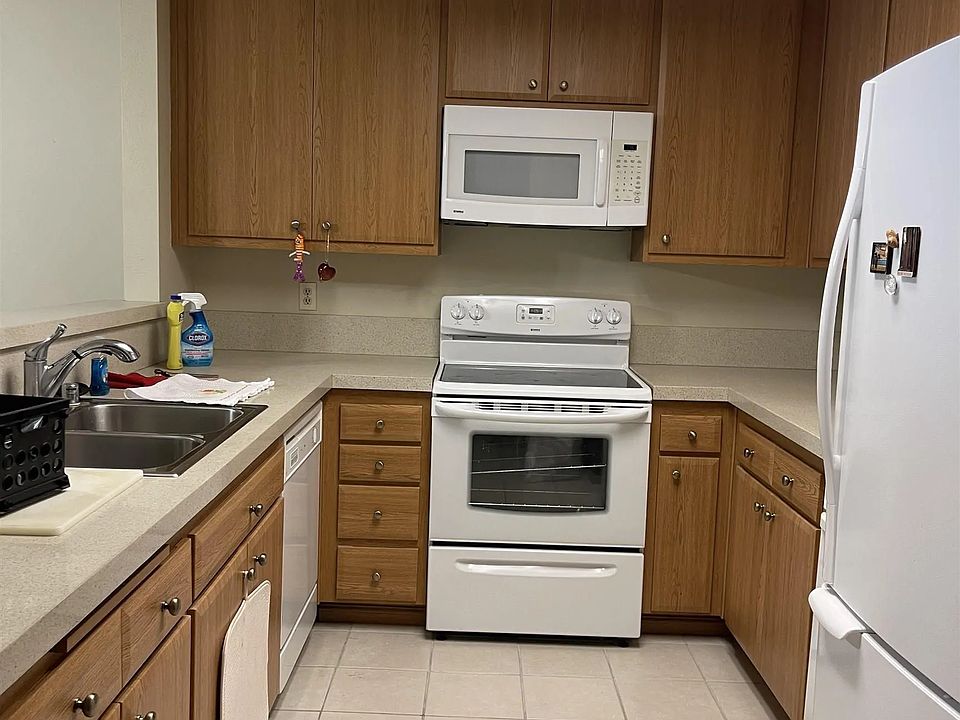 2nd image of 12565 Oaks North Dr Unit 214