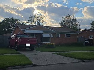 5552 Heather Ln, Dearborn Heights, MI 48125
