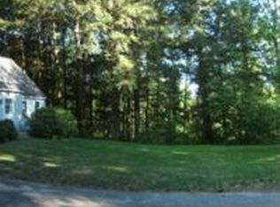 88 Village Grn, Henniker, NH 03242