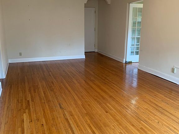 2nd image of 109-542 Lincoln Ave #109