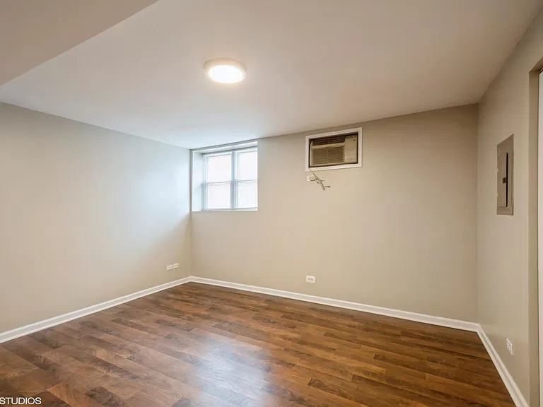 4860 N Rockwell — Photo 15